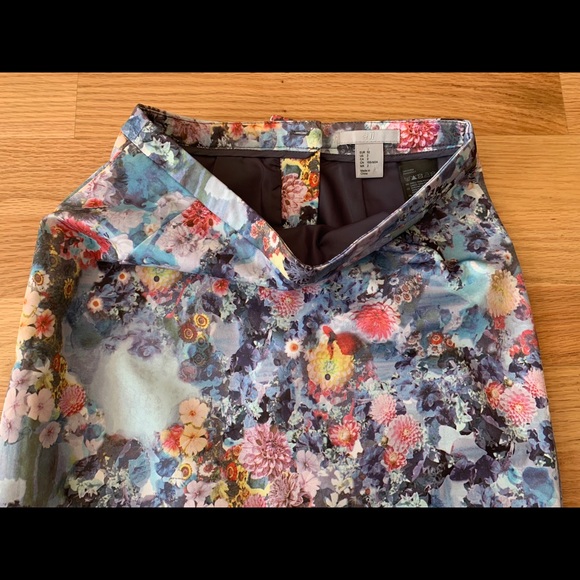 FIRM💙💚Watercolor floral pencil skirt MUST BUNDLE - Picture 4 of 8